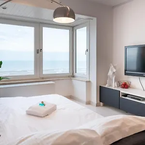 https://residentie-martinique-zeezicht.hotelsghent.com
