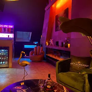 https://tomorrowland-mansion-dj-booth-bar-cinema-terrace.hotelsghent.com